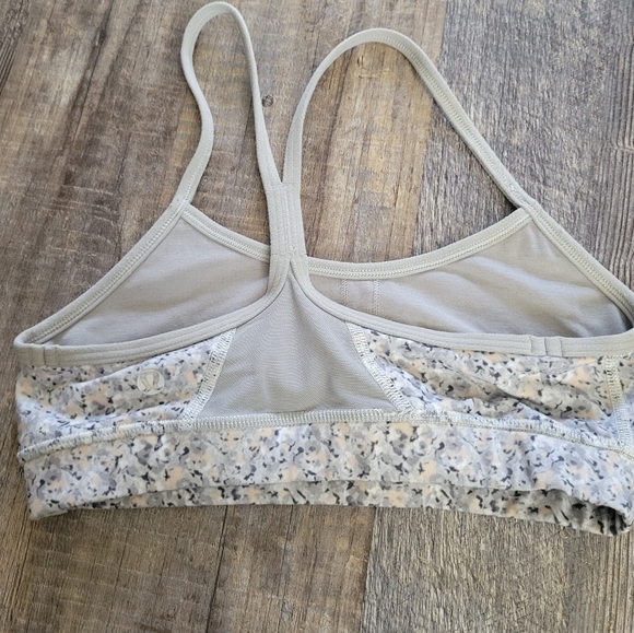 Lululemon sports bra - Picture 4 of 6